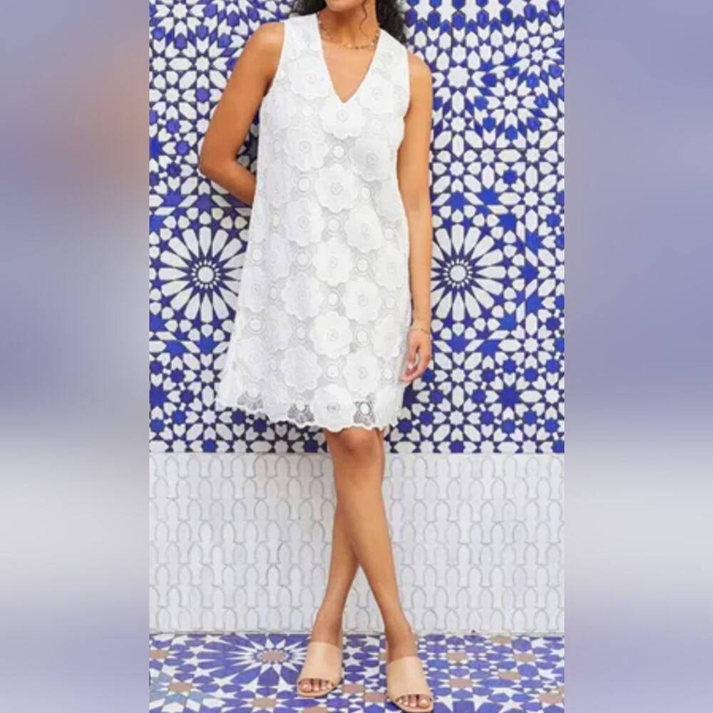 Tracy Negoshian Embroidered Floral White Sheer Chiffon Shift Pencil Dress XS